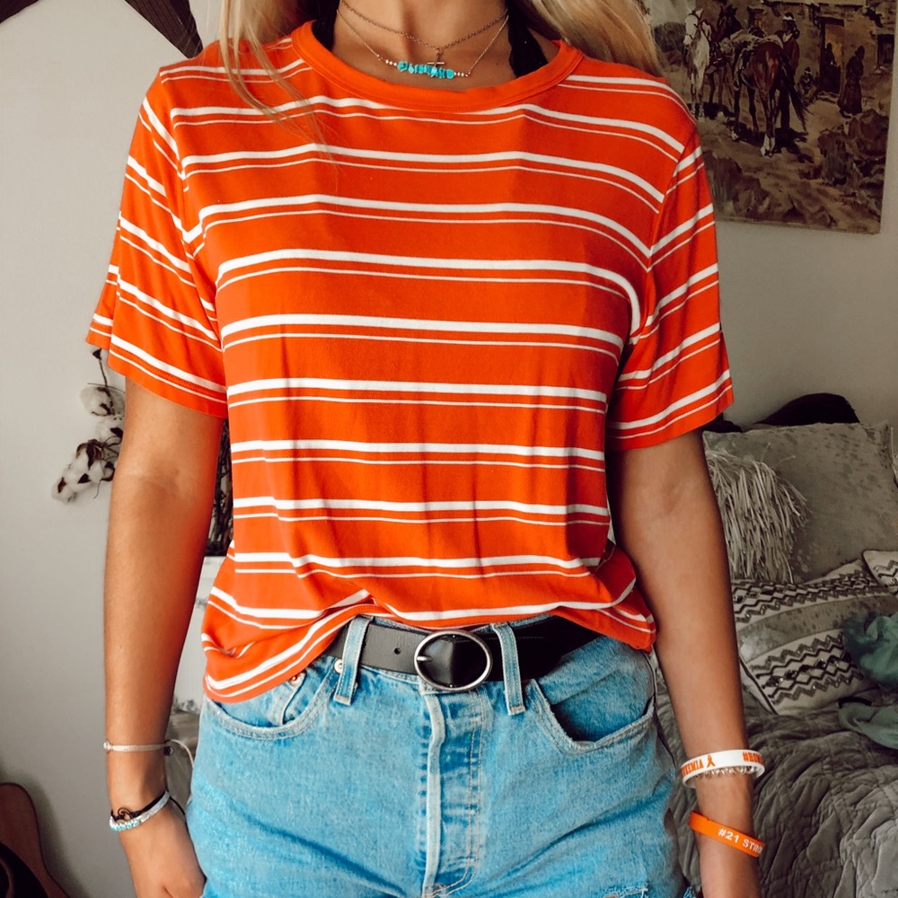 american eagle outfitters red w/ white stripes